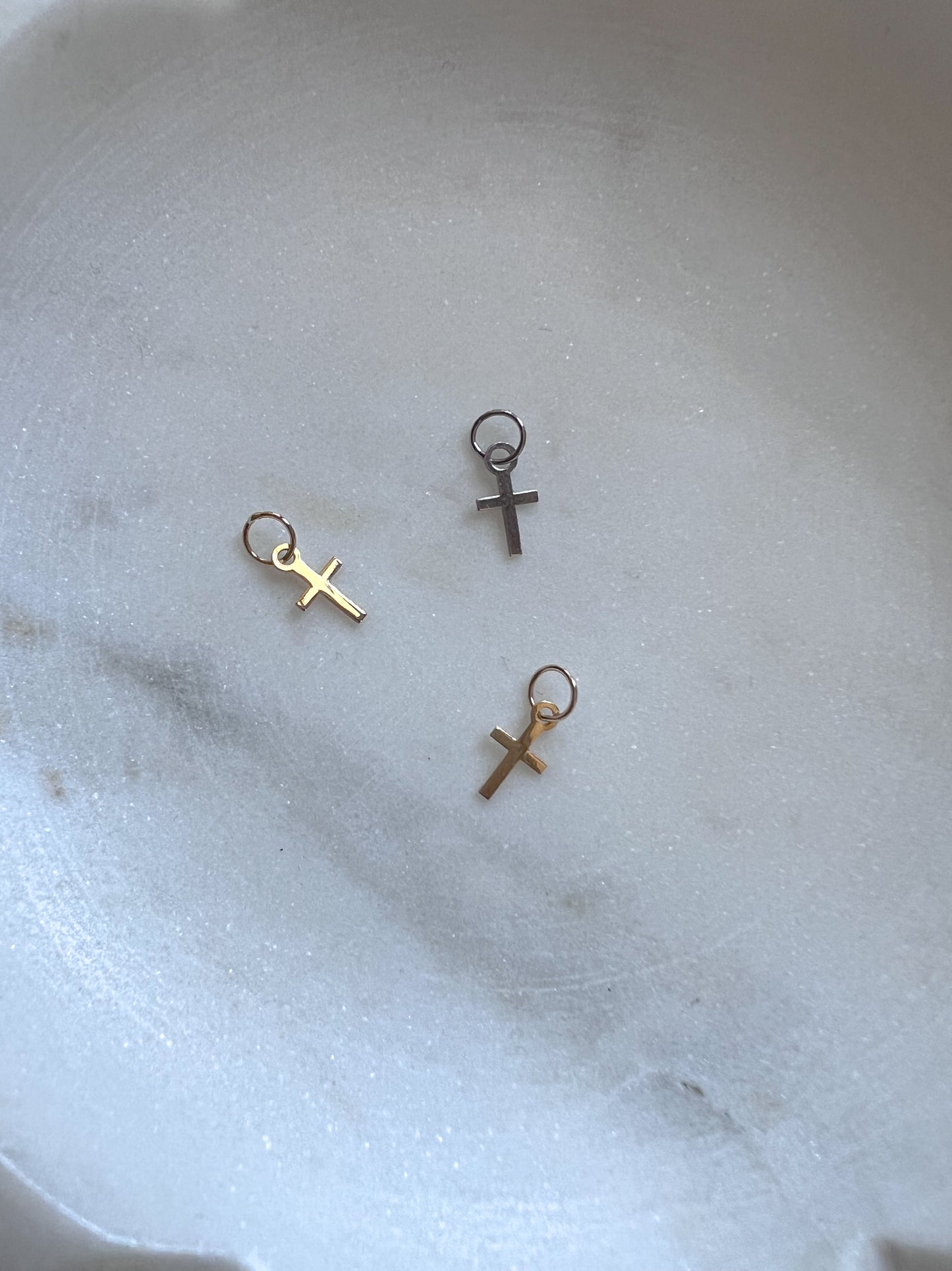 14k Tiny Cross